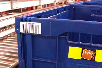 inotec Barcode Etikett Behälter Förderband Detail inotec Photo of Barcode Etikett Behälter Förderband Detail